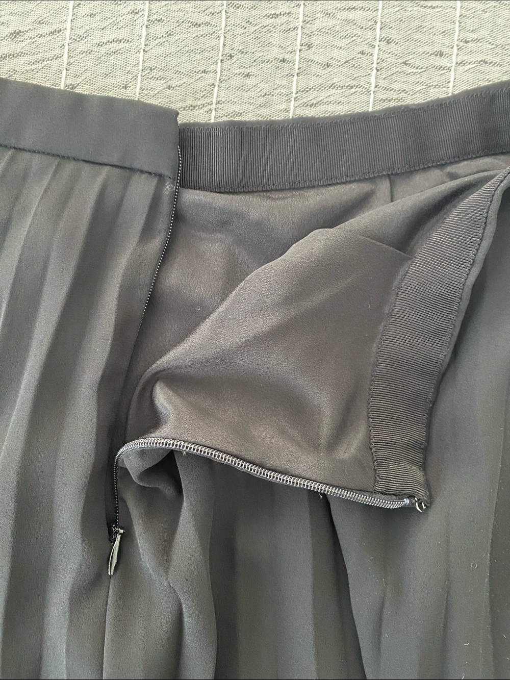 J. Crew Black Pleated Midi Skirt Size 4 - Picture 6 of 8
